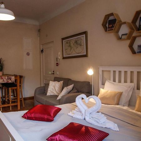 Dream Stay - Cosy Old Town Studio Near Main Square Tallinn Bagian luar foto