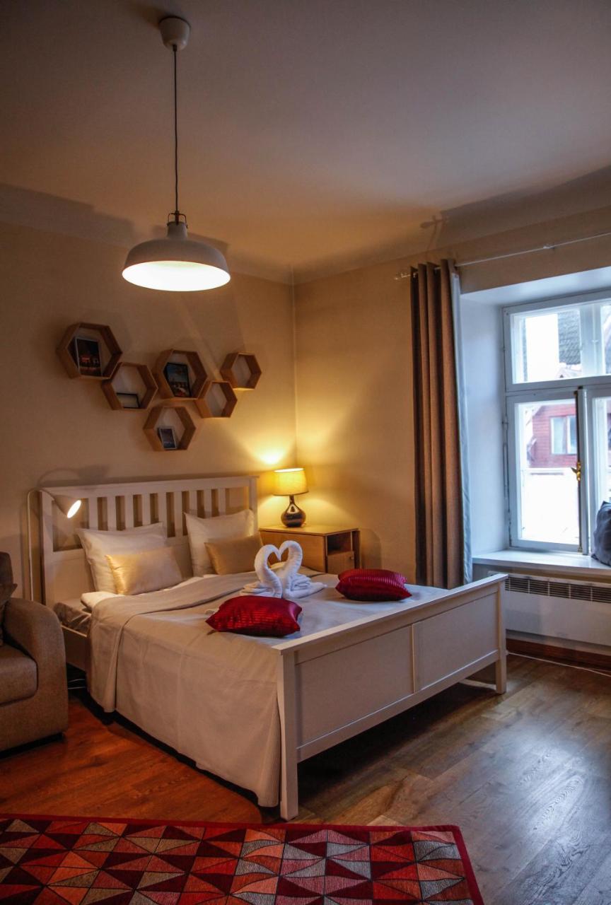 Dream Stay - Cosy Old Town Studio Near Main Square Tallinn Bagian luar foto