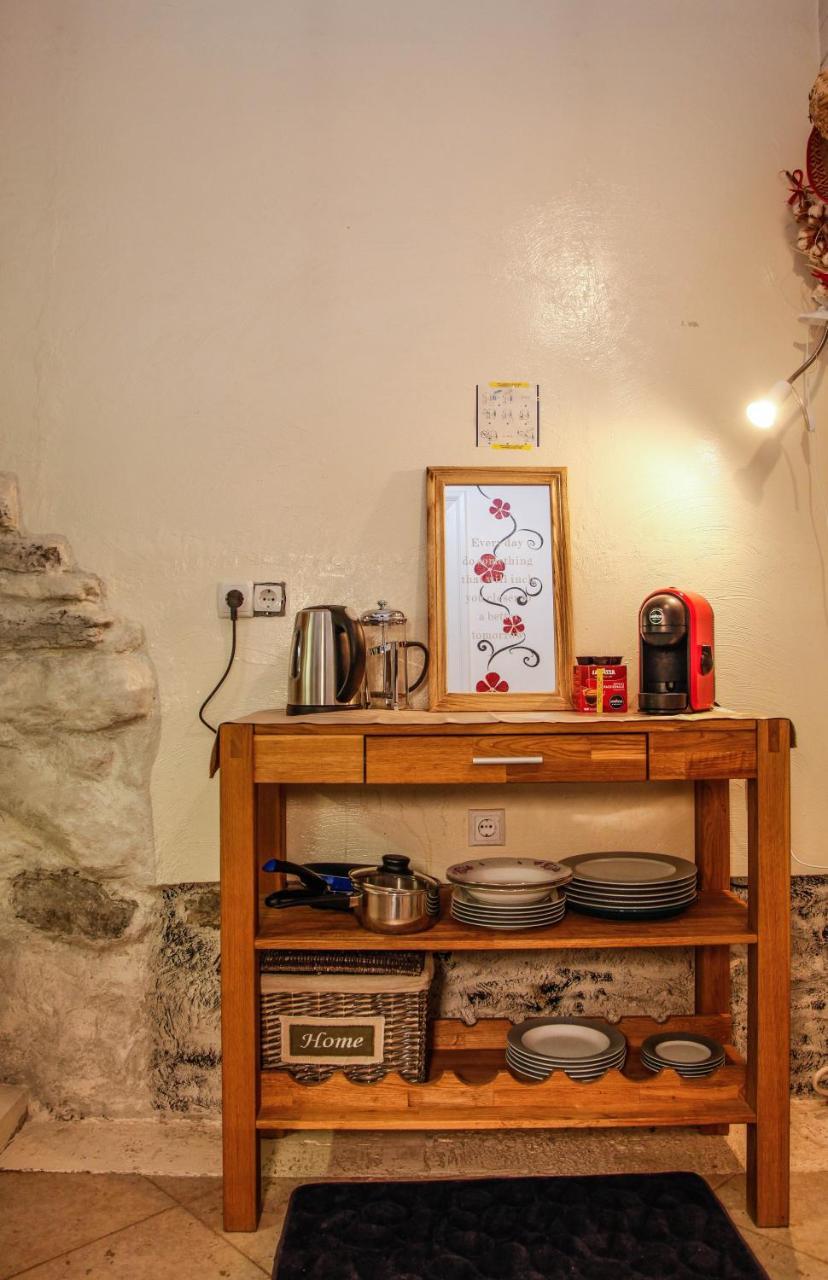 Dream Stay - Cosy Old Town Studio Near Main Square Tallinn Bagian luar foto